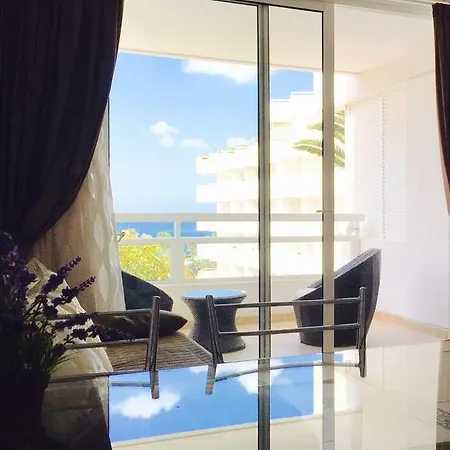307 Bright, Sea View, Air Conditioning With Swimming Pool Apartment