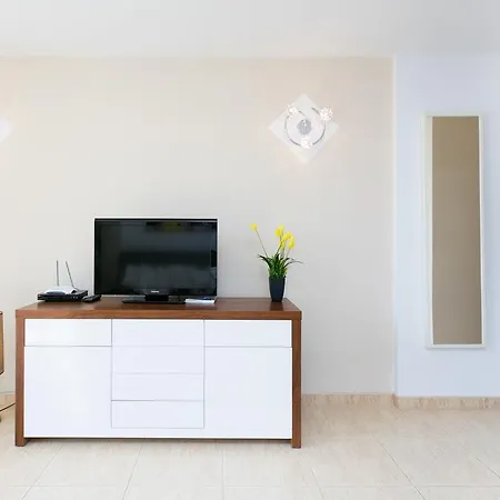 307 Bright, Sea View, Air Conditioning With Swimming Pool Apartment