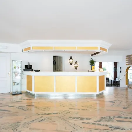 307 Bright, Sea View, Air Conditioning With Swimming Pool Apartment *