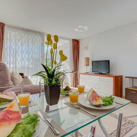 Apartment 307 Bright, Sea View, Air Conditioning With Swimming Pool